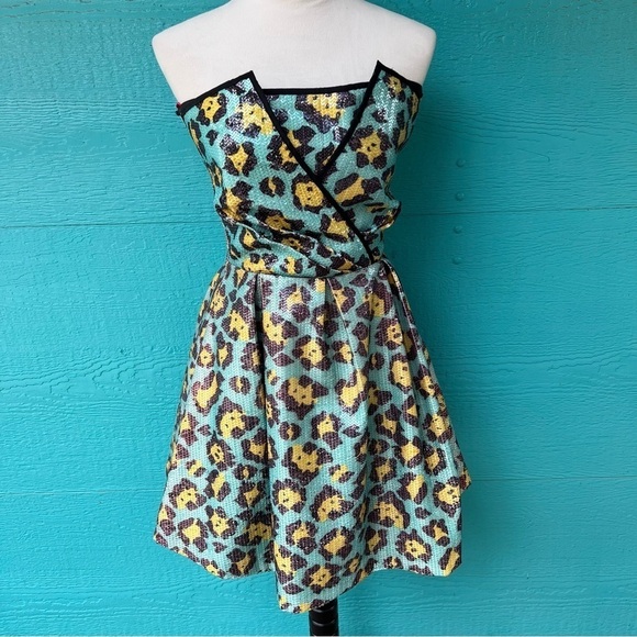 CLEARANCE BETSEY JOHNSON STRAPLESS LEOPARD ALL SEQUIN CORSET MINI PARTY DRESS S… - Picture 4 of 15